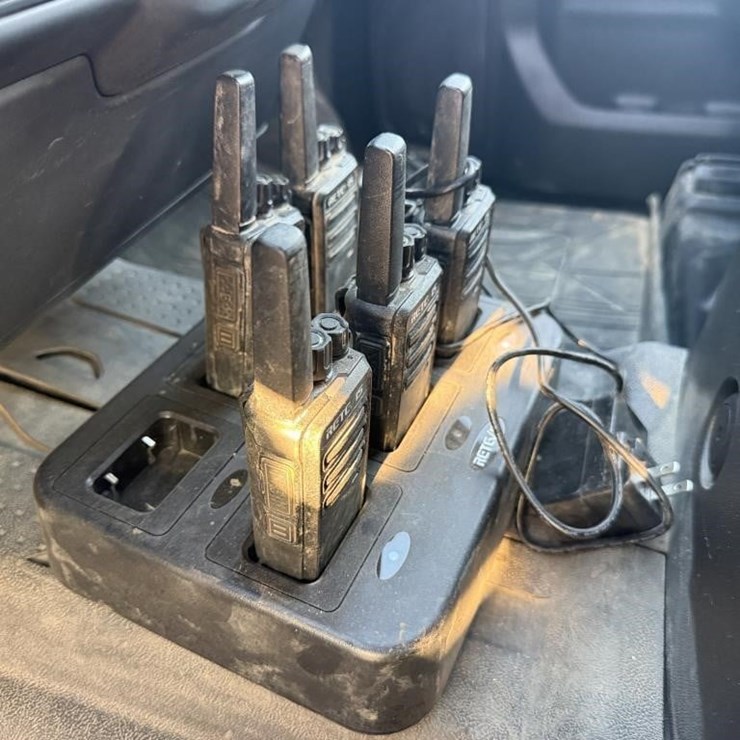 Retevis 5 Radios W/Charging Station