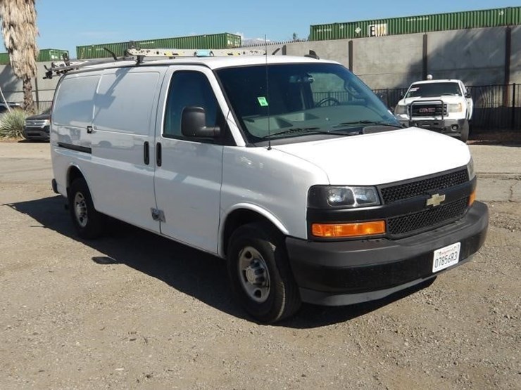 2019-utility-van-image-2
