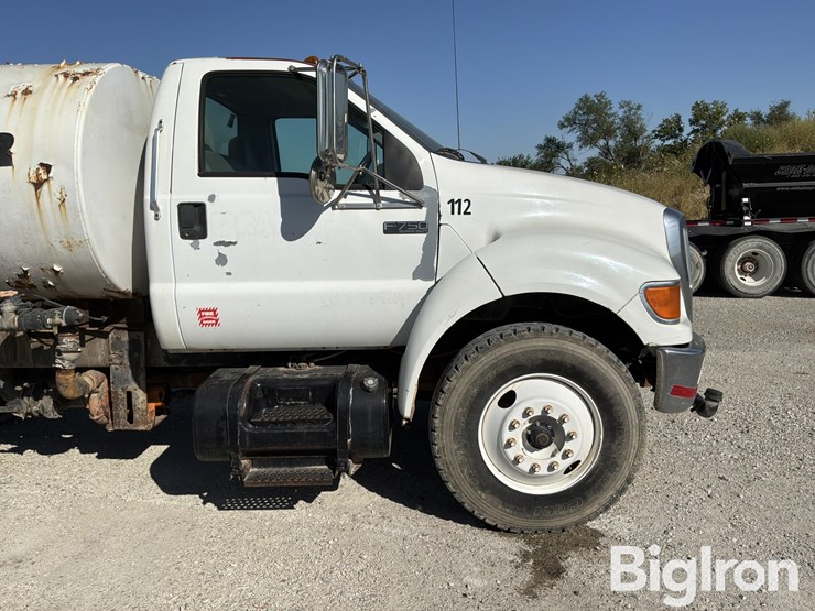 2007-ford-f750-image-17
