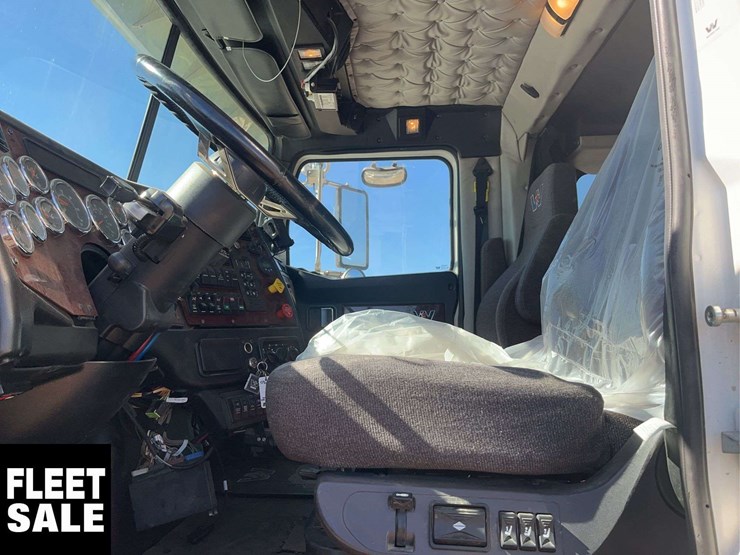 2018-western-star-4900-image-15