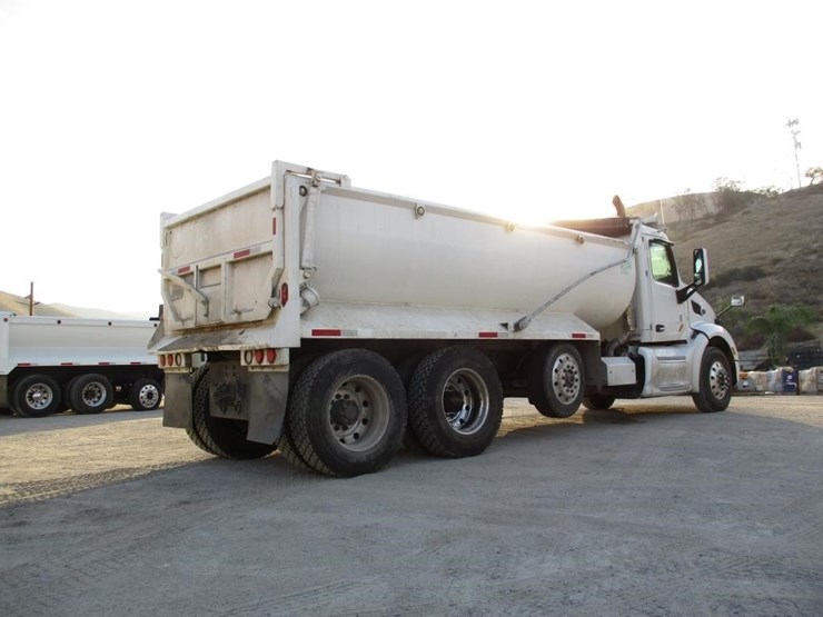 2016-peterbilt-579-image-3