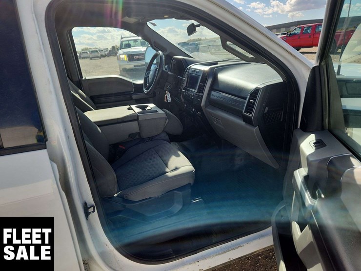 2021-ford-f350-image-16
