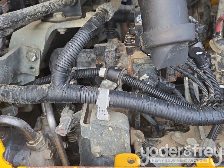 2023-komatsu-d61px-24-image-43