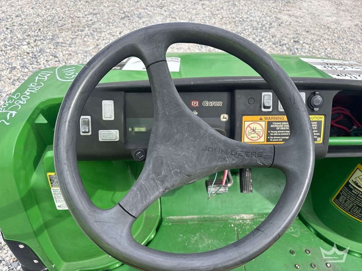 2017-john-deere-gator-image-6