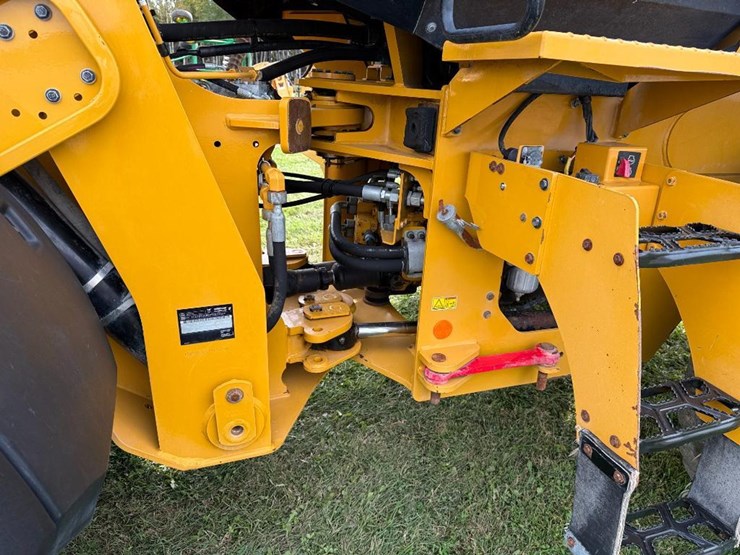 caterpillar-938m-image-23