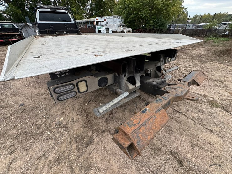 2015-ford-f650-image-24