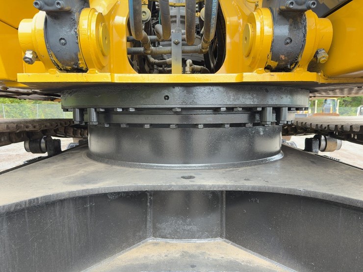 2016-deere-300g-lc-image-16