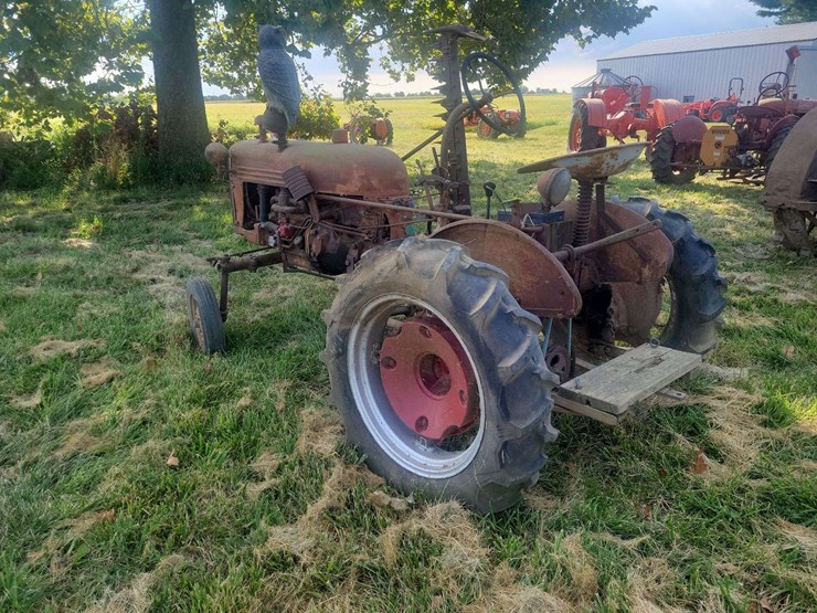 farmall-cub-with-sickle-mower-image-4