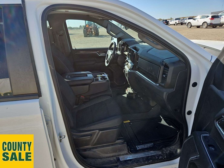 2022-chevrolet-silverado-1500-image-17