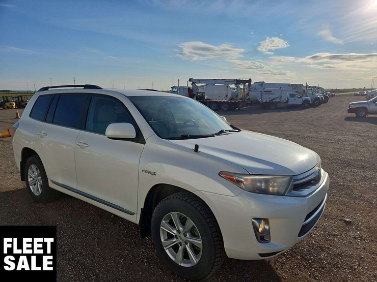 2012-toyota-highlander-hybrid-image-2