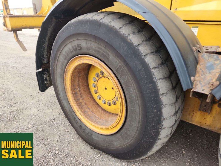 2012-deere-770gp-image-24
