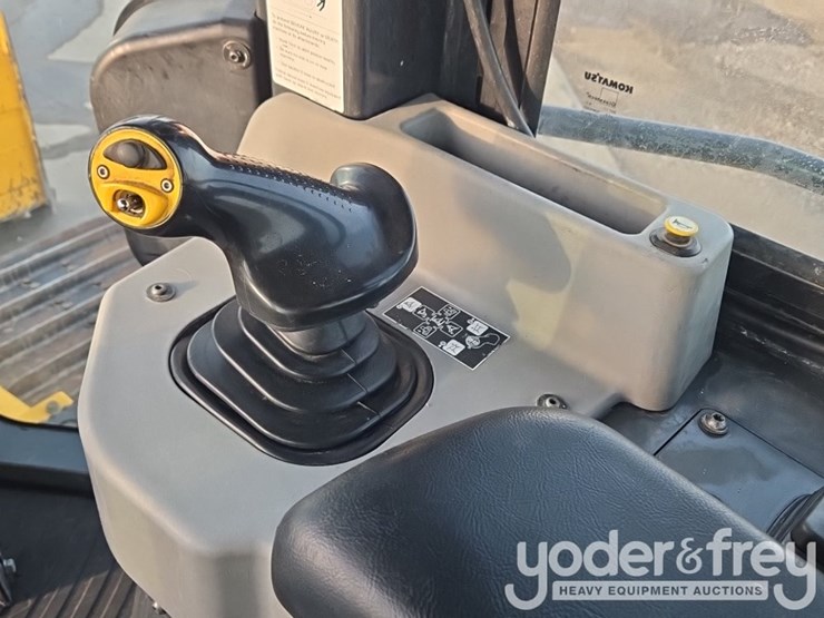 2023-komatsu-d61px-24-image-61