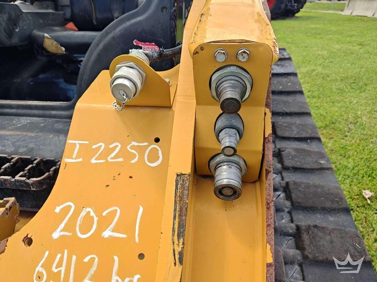 2021-caterpillar-299d3-image-17