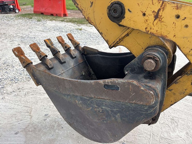 2015-caterpillar-420f2-it-image-9