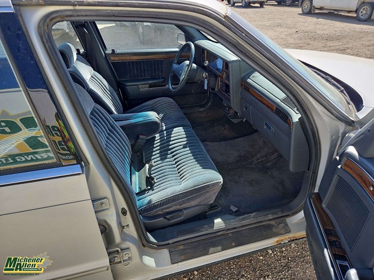 1989-chrysler-new-yorker-image-16