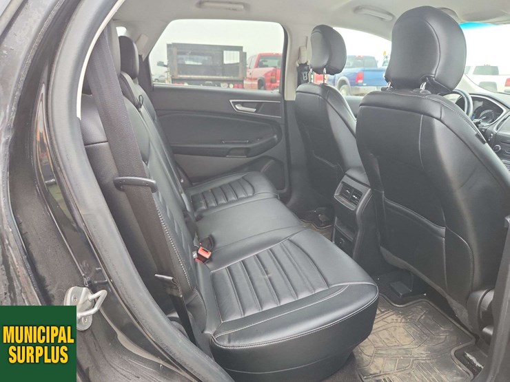 2016-ford-edge-sel-image-18