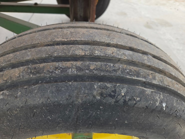 john-deere-1065a-image-32