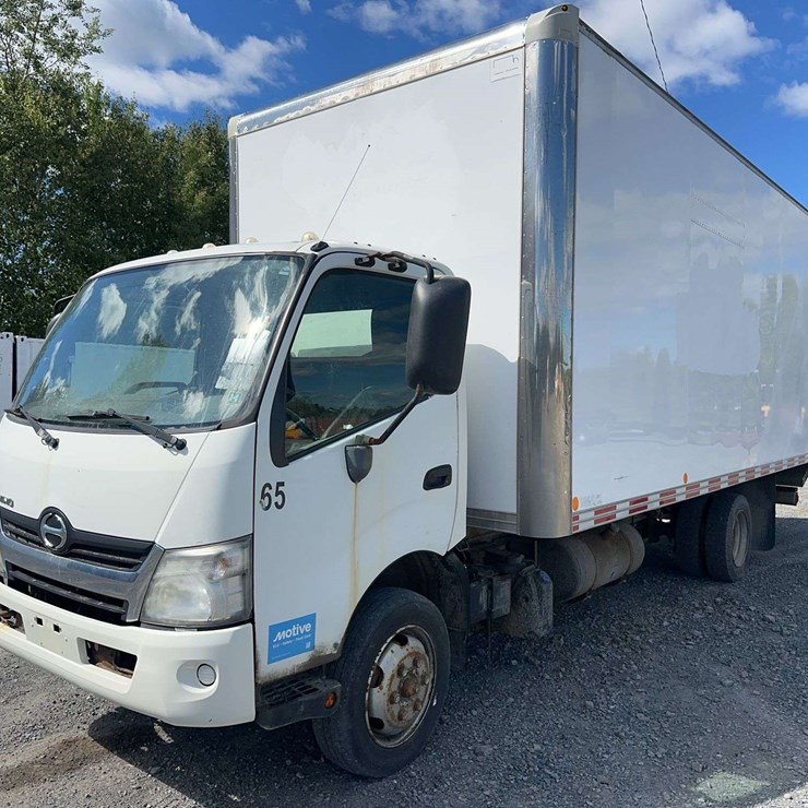 2015 HINO 195