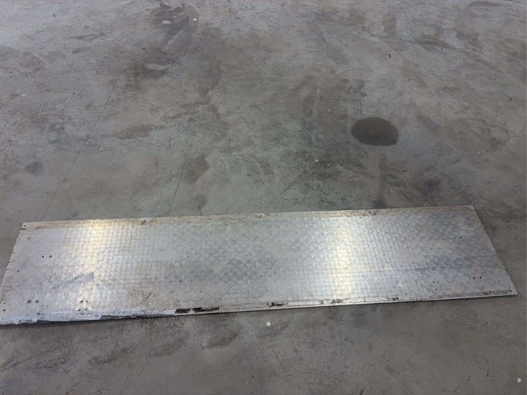 16"x72"-alum-diamond-plate-image-4
