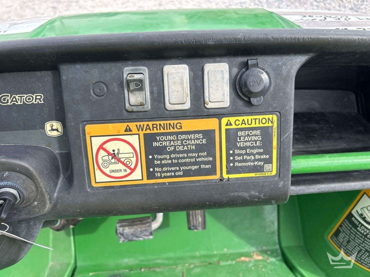 2017-john-deere-gator-image-12