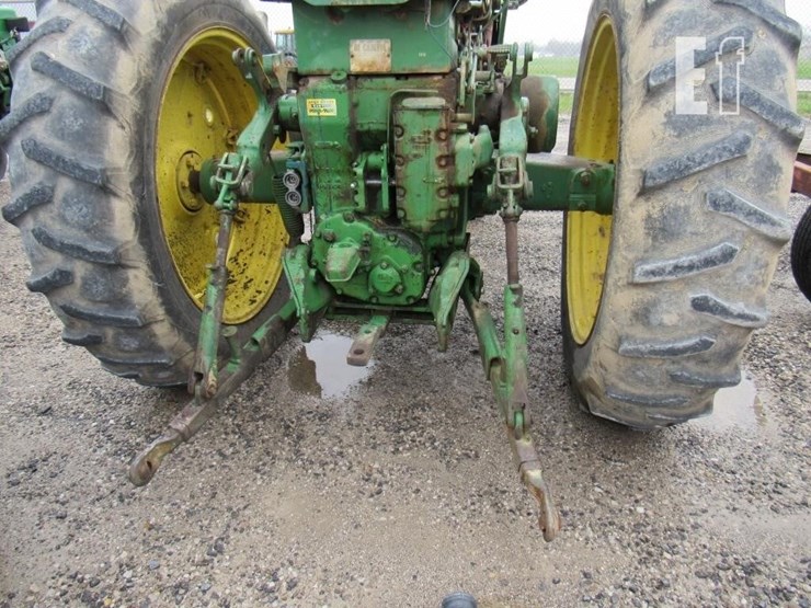 1957-john-deere-620-image-13