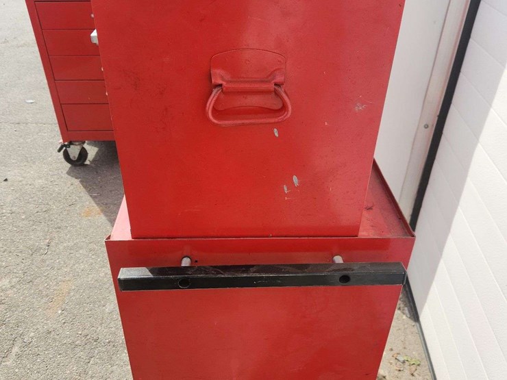 gray-tools-rolling-toolbox-(top-&-bottom)-(drawers-locked,-key-not-working)-image-2