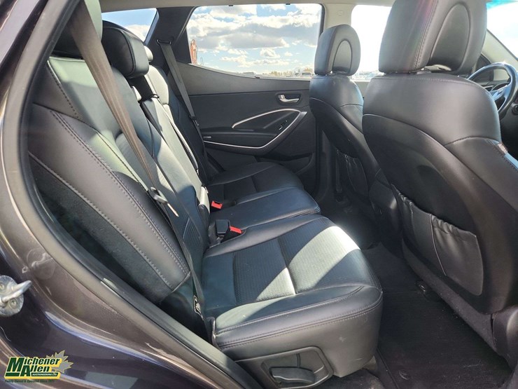 2015-hyundai-santa-fe-sport-image-21