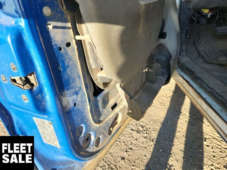 2011-chevrolet-silverado-3500hd-image-29