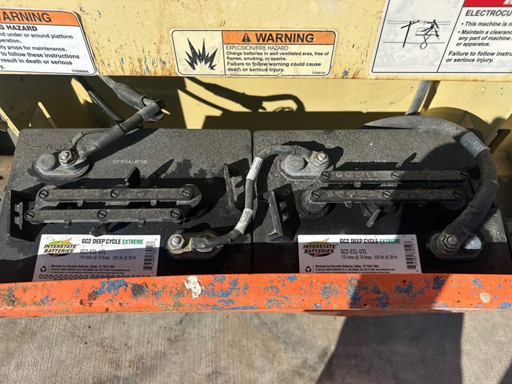 2016-jlg-2032es-image-25