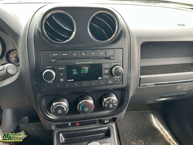 2016-jeep-patriot-image-16
