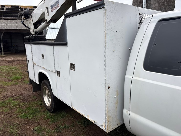 2015-ford-f550-image-21