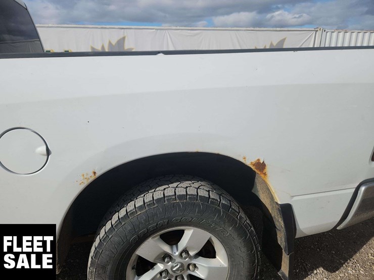 2014-dodge-1500-image-30