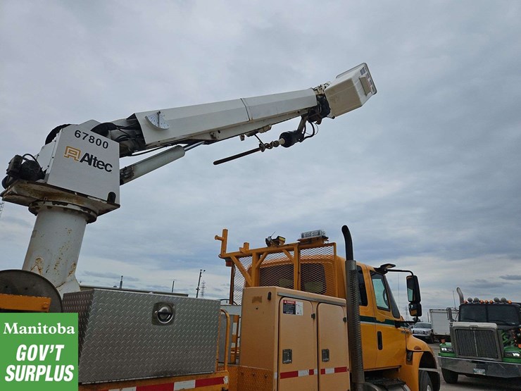 2009-international-durastar-4400-image-38
