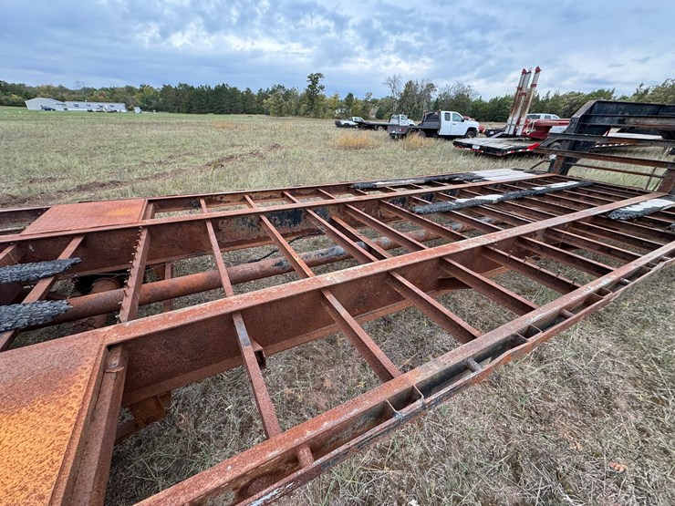 #1945-•-elite-flex-control-gooseneck-trailer-frame-image-29