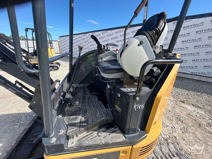 2017-deere-26g-image-24