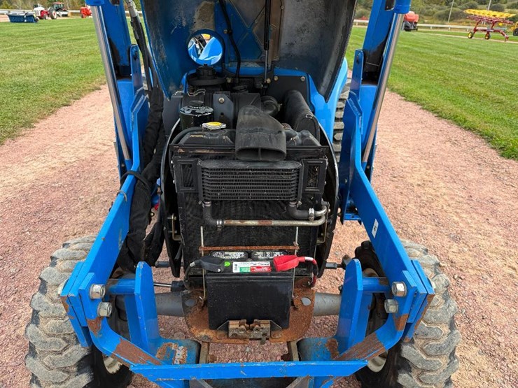 new-holland-tc25d-image-27