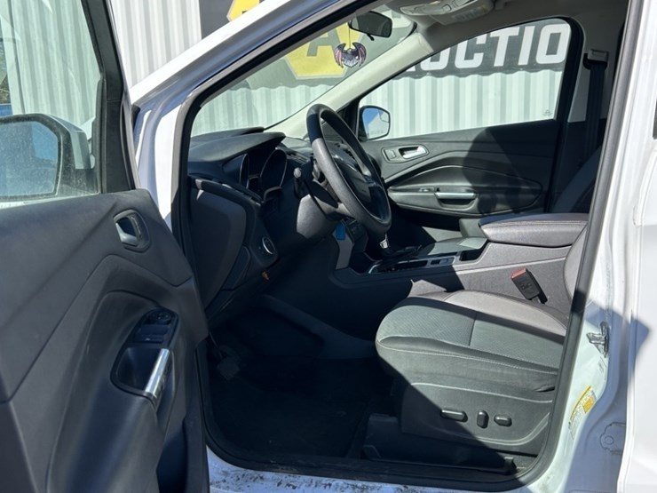 2017-ford-escape-image-13