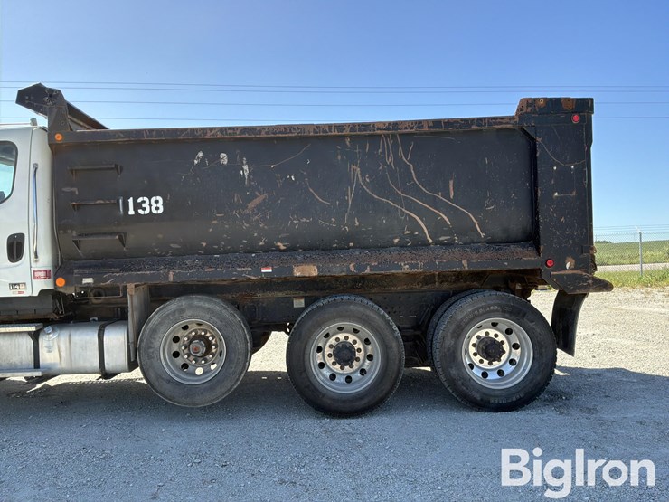 2013-freightliner-114sd-image-14
