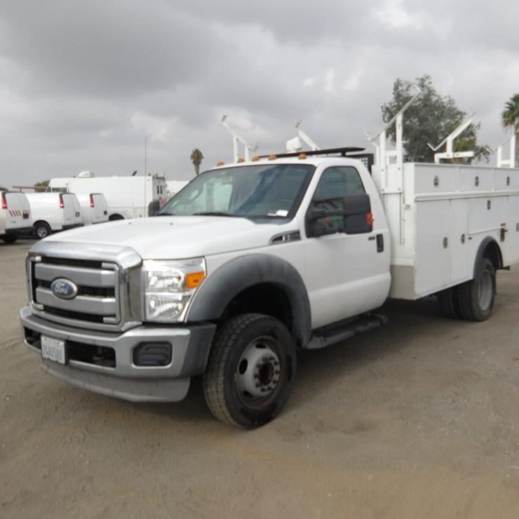 2011 FORD F550