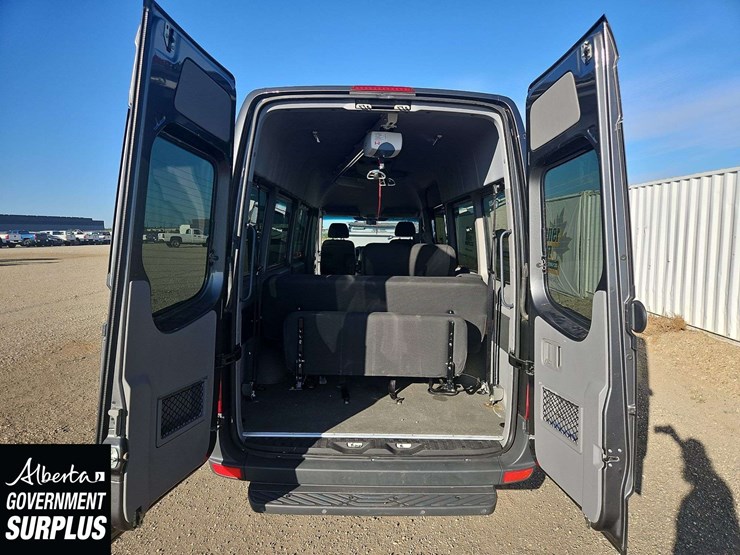 2012-mercedes-benz-sprinter-2500-image-25