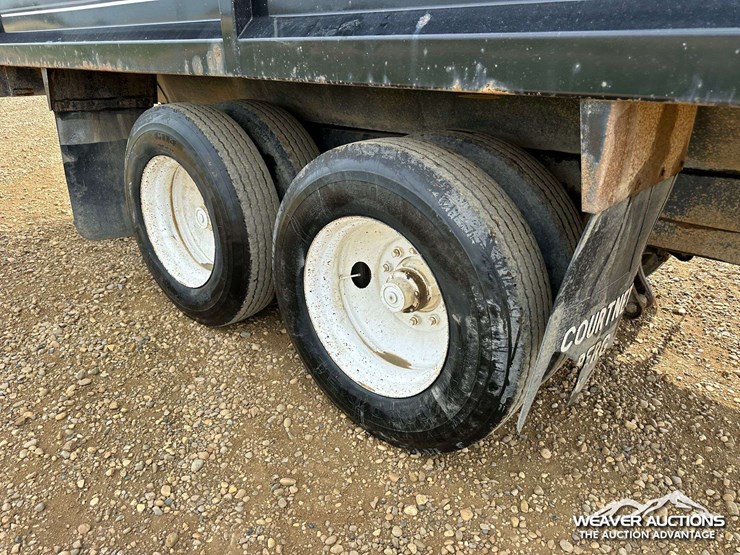 2005-t/a-grain-pup-trailer-image-17