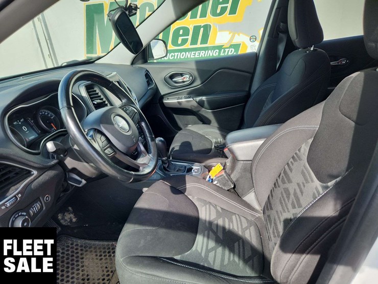 2020-jeep-cherokee-image-13