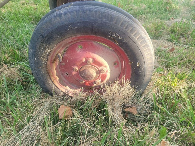 farmall-cub-with-sickle-mower-image-12