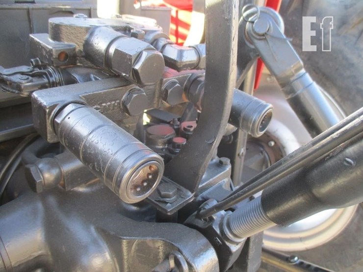 2009-case-ih-farmall-65c-image-15