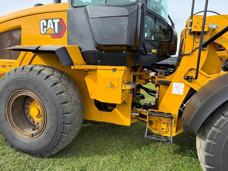 caterpillar-938m-image-11