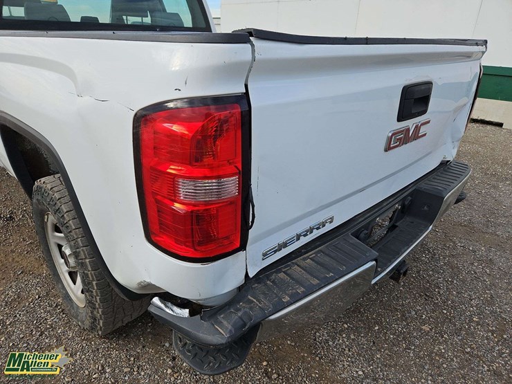 2017-gmc-sierra-1500-image-25