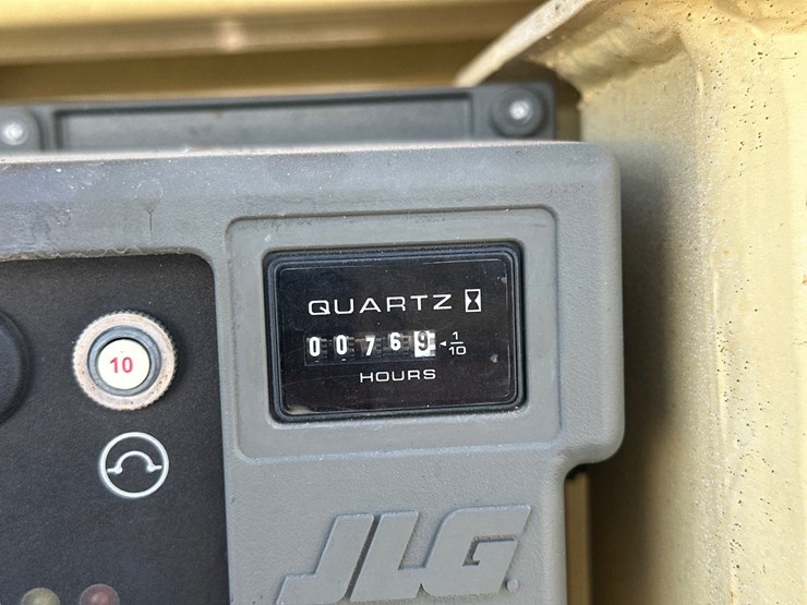 2016-jlg-2032es-image-19