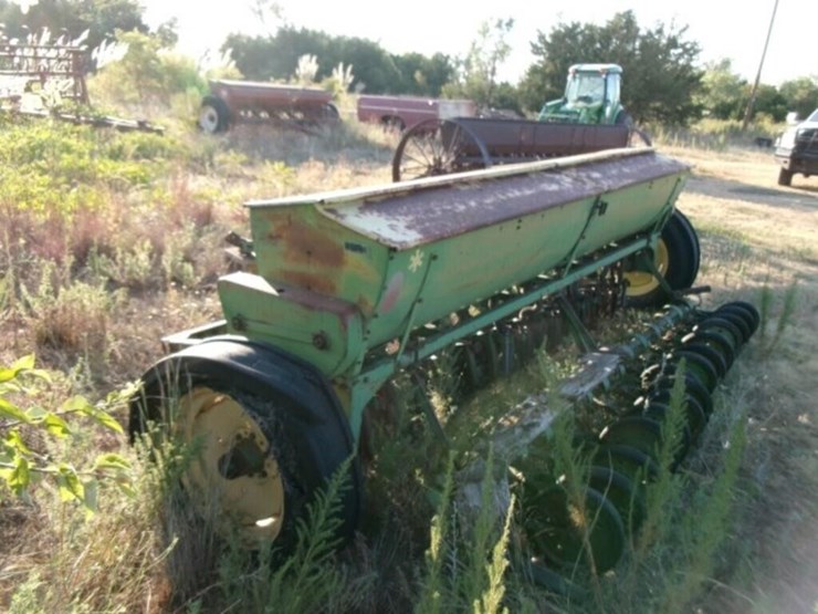 john-deere-df-b-end-wheel-drill-image-4