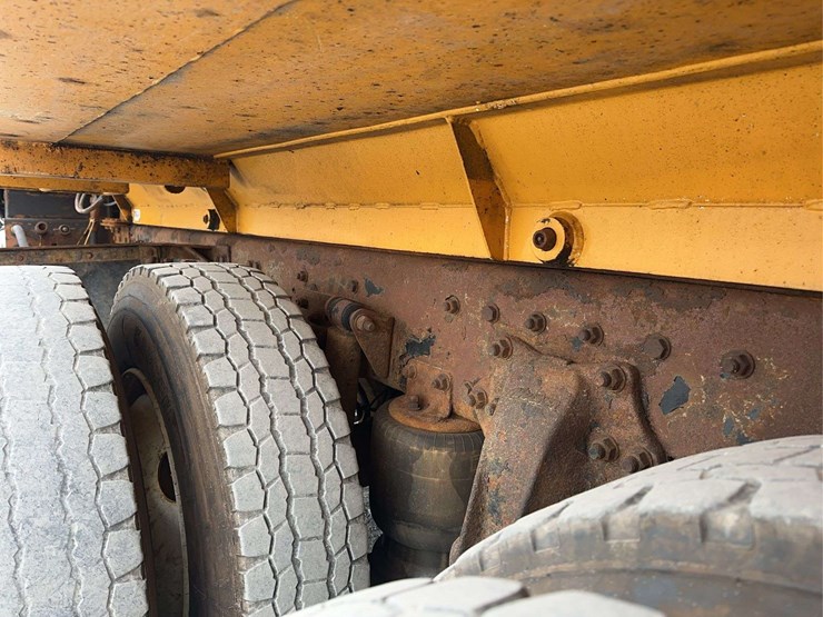 2016-western-star-4700sf-image-17