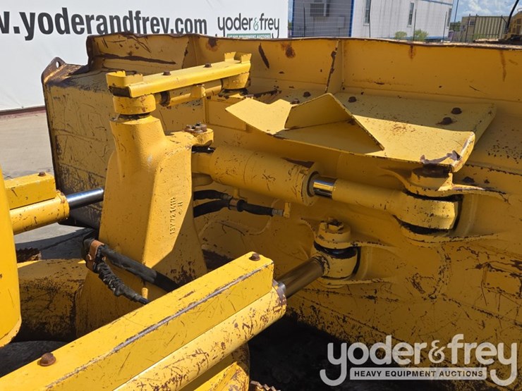 2018-komatsu-d61ex-24-image-27